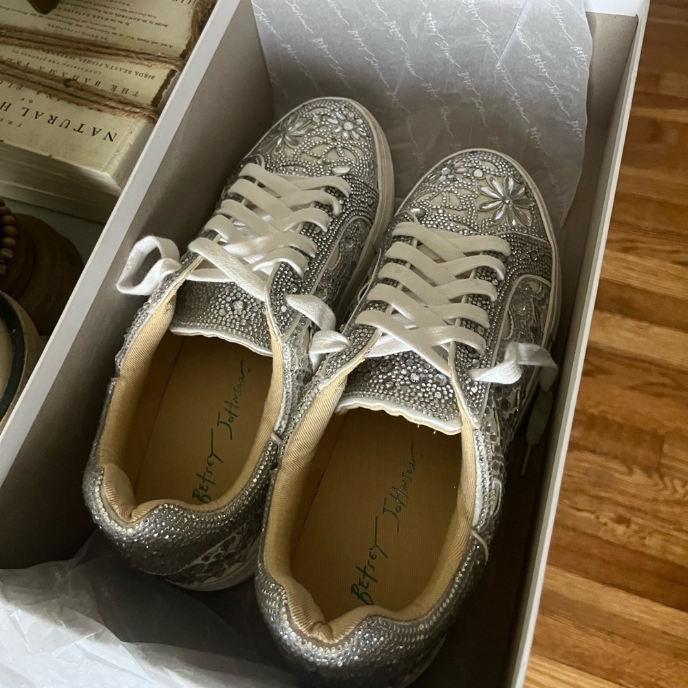 Betsey Johnson Bridal “Reily” Rhinestone Sneakers Women’s Sz 7.5